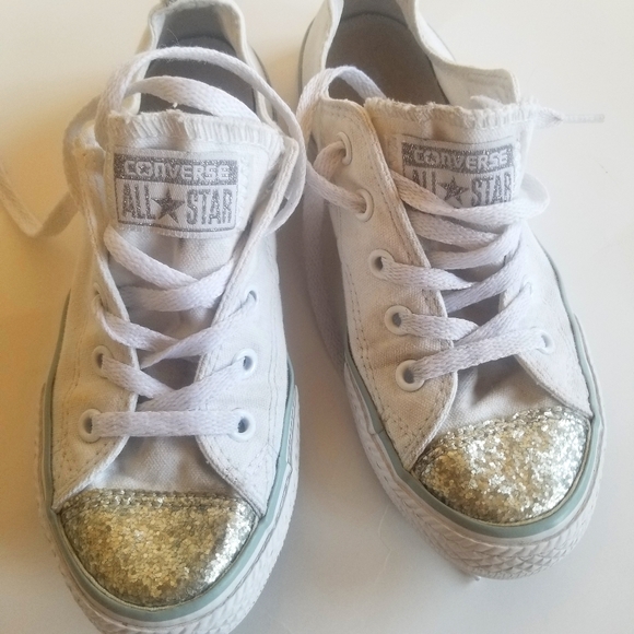 all star white canvas shoes